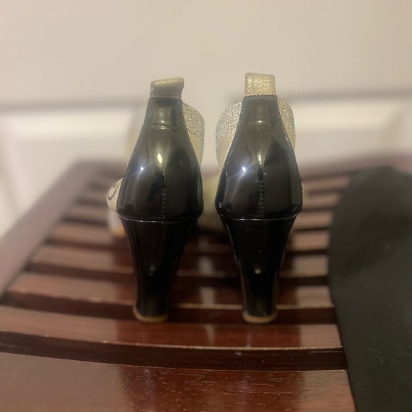 Chanel pumps silver & black size 6US - Picture 7 of 16